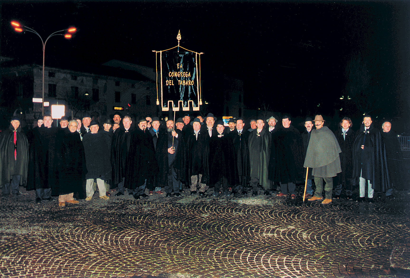 Foto di gruppo con Stendardo